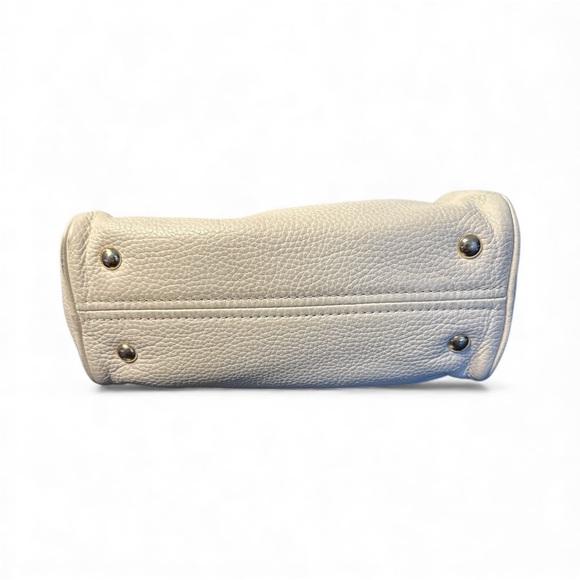 Michael Kors White Leathe Bag with Tassel - Picture 6 of 7